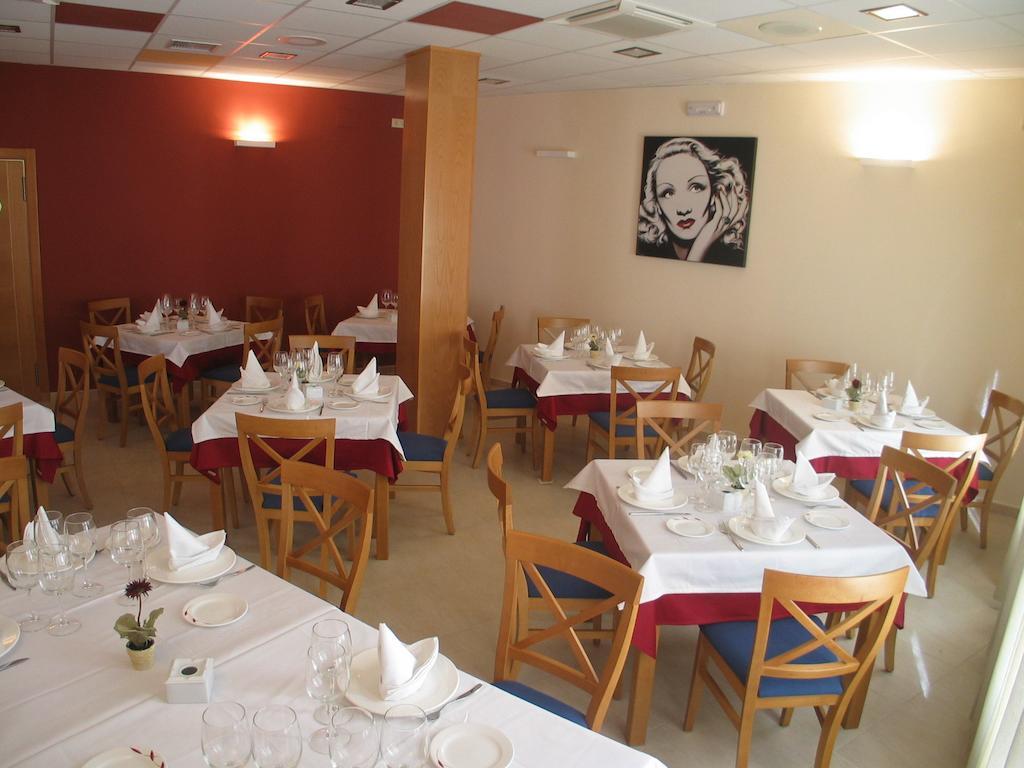 Hostal Ciudad De Caparra Carcaboso Exterior photo